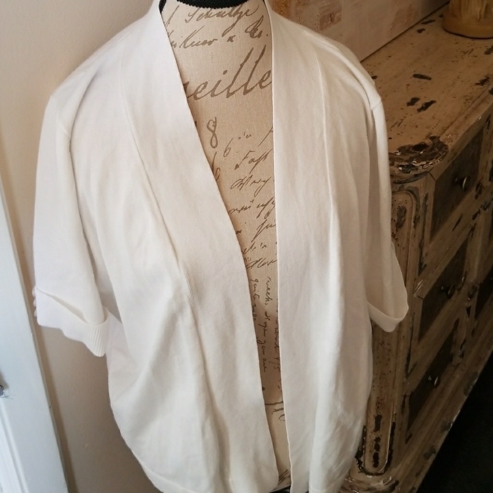 AVENUE OPEN FRONT WHITE SWEATER